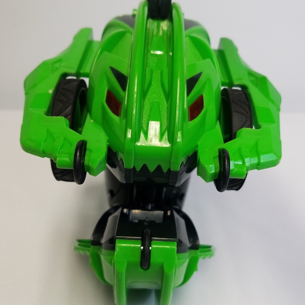 Terrasect Remote Control Transforming Vehicle - Picture 4 of 8